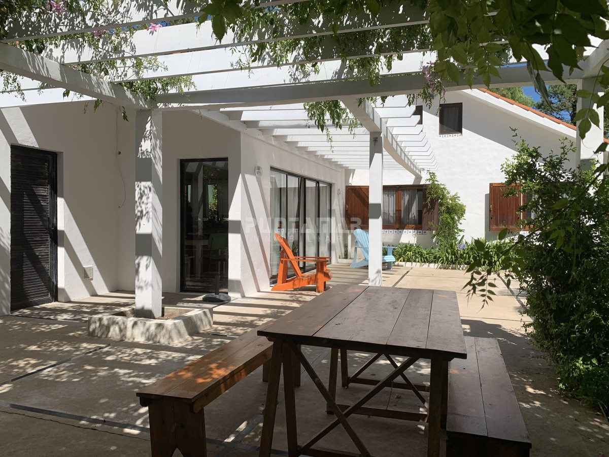 Casa ID.210691 - CASA  EN ALQUILER 3 DORMITORIOS CON PISCINA EN RINCÓN DEL INDIO