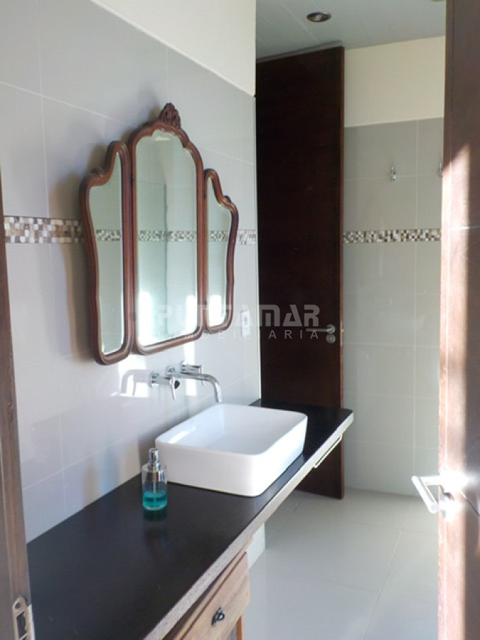 Casa ID.211105 - Casa en Manantiales, 4 dormitorios *