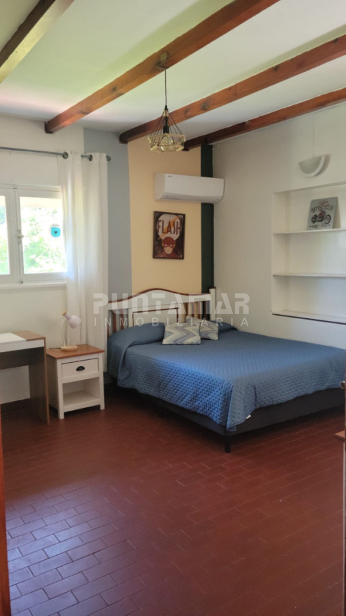 Casa ID.212770 - CASA DE 3 PLANTAS EN PARADA 7 DE LA MANSA, CON 4 DORMITORIOS Y DEPENDENCIA DE SERVICIO