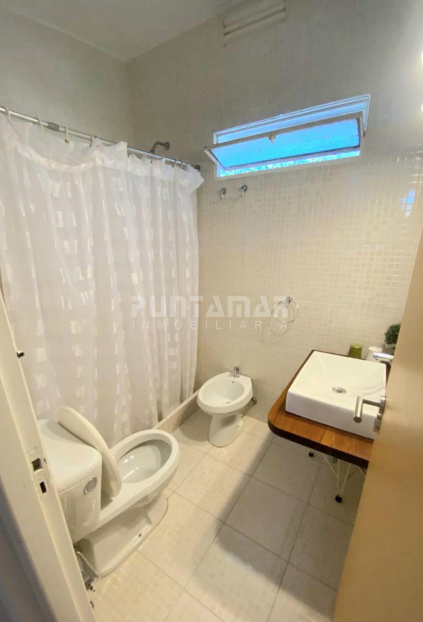 Casa ID.212397 - MUY LINDA CASA EN PARADA 7 DE LA MANSA, 4 DORMITORIOS, AMPLIO LIVING COMEDOR, PISCINA , GARAGE  Y PARRILLERO
