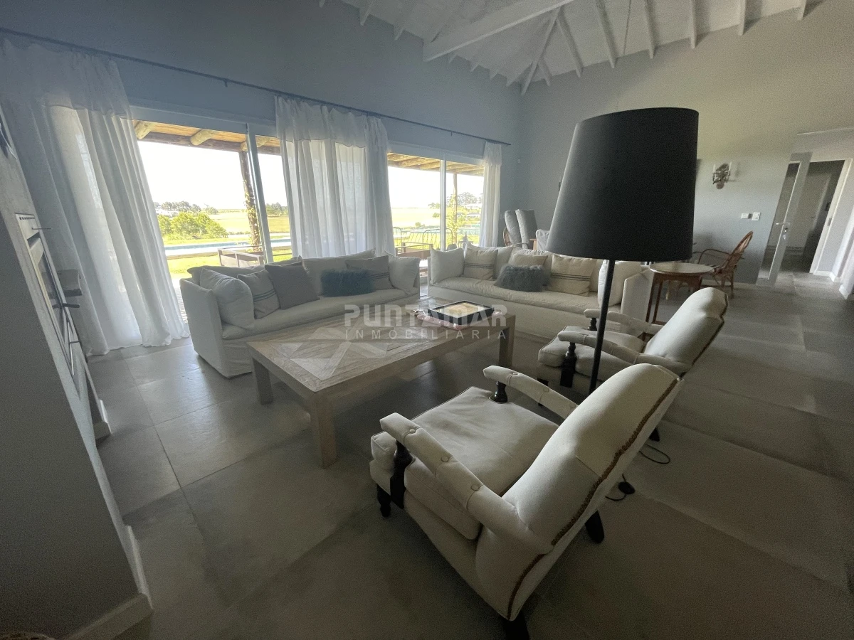 Casa ID.213168 - Casa en alquiler en Pueblo Mio