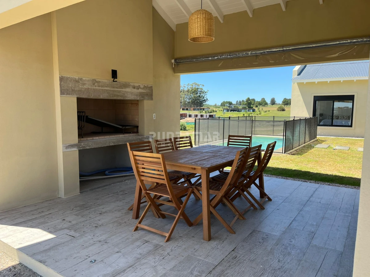 Casa ID.212785 - Casa en venta y alquiler en Pueblo Mio