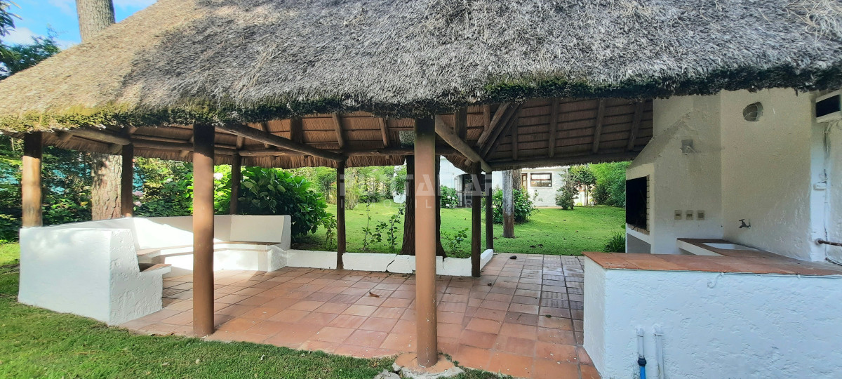 Casa ID.213537 - Casa de 3 dormitorios con dependencia en Lugano