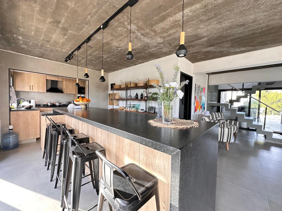 Casa ID.210856 - ALQUILER FRENTE AL MAR EN MONTOYA - 5 SUITES CON PISCINA