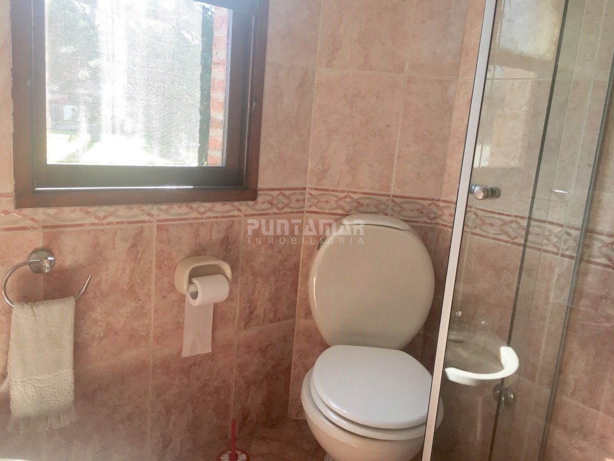 Casa ID.210775 - Casa en Montoya, La Barra en venta y alquiler con piscina