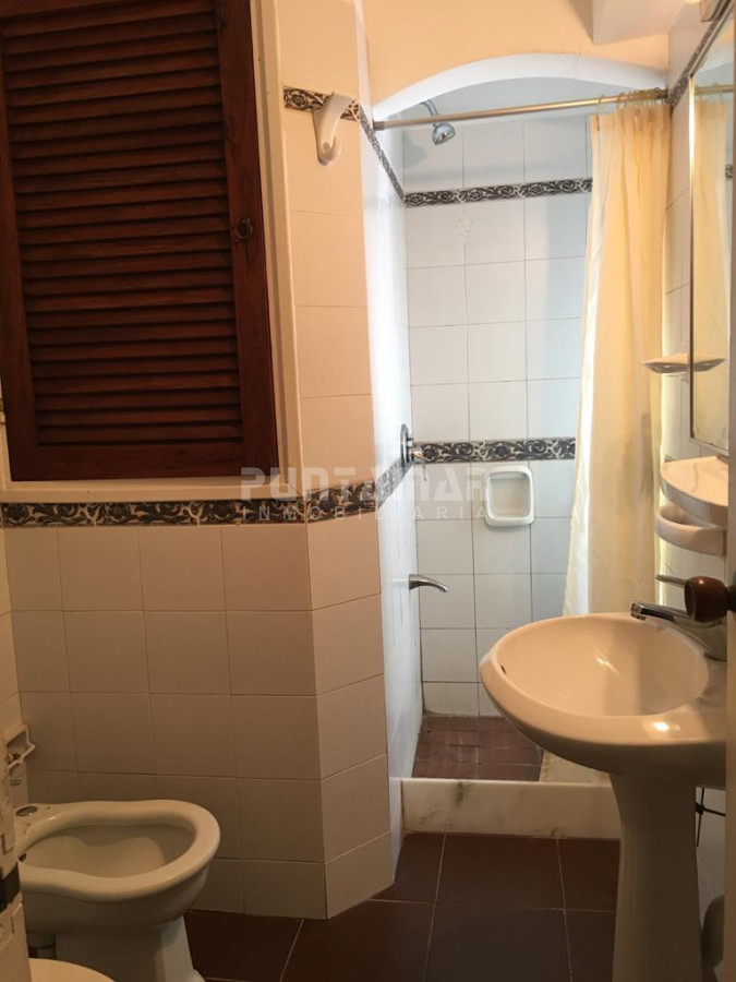 Casa ID.212424 - CHALET DE 5 DORMITORIOS EN PARADA 6 DE LA MANSA