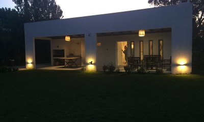 MODERNA CASA EN VENTA EN EL CHORRO A METROS DEL MAR