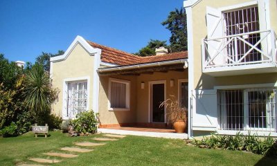 CASA DE 4 DORMITORIOS EN LA MEJOR ZONA DE LA BARRA