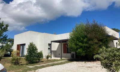 Muy linda casa a estrenar en la residence. 3 dormitos