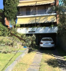 COMODA CASA DE 3 PLANTAS EN LA MANSA