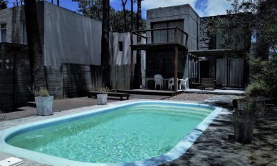 HERMOSA CASA DE 3 DORMITORIOS CON PISCINA EN MONTOYA
