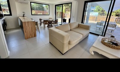LUMINOSA CASA A ESTRENAR EN BARRA VERDE PARA VIVIR TODO EL AÑO