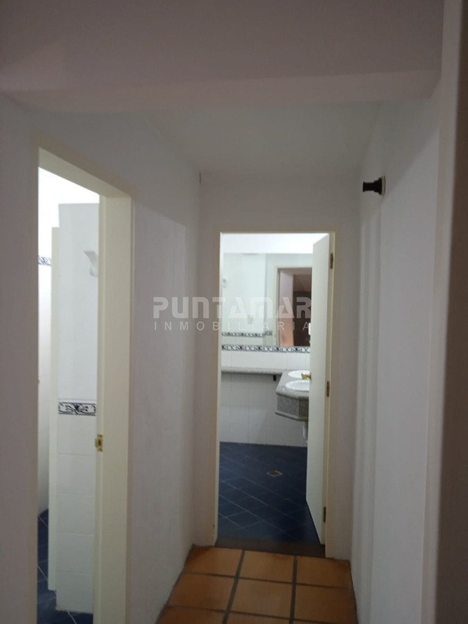 Local Comercial ID.213404 - AMPLIO LOCAL CON VISTA AL MAR SOBRE RUTA 10 LA BARRA 