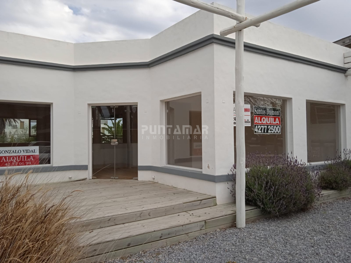 Local Comercial ID.213404 - AMPLIO LOCAL CON VISTA AL MAR SOBRE RUTA 10 LA BARRA 