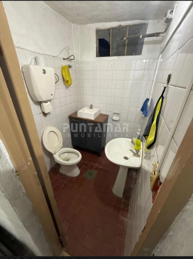 Local Comercial ID.213820 - Local Comercial con Gran Depósito en Centro de Maldonado