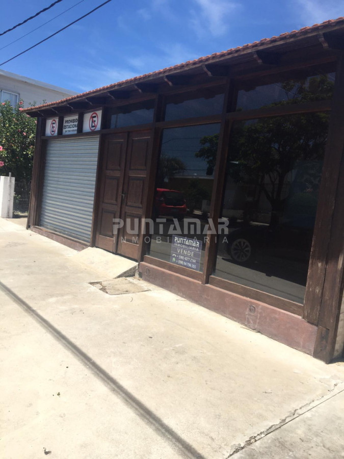 Local Comercial ID.213820 - Local Comercial con Gran Depósito en Centro de Maldonado