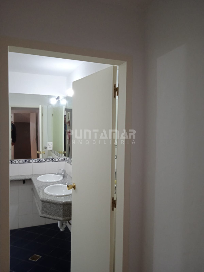 Local Comercial ID.213404 - AMPLIO LOCAL CON VISTA AL MAR SOBRE RUTA 10 LA BARRA 