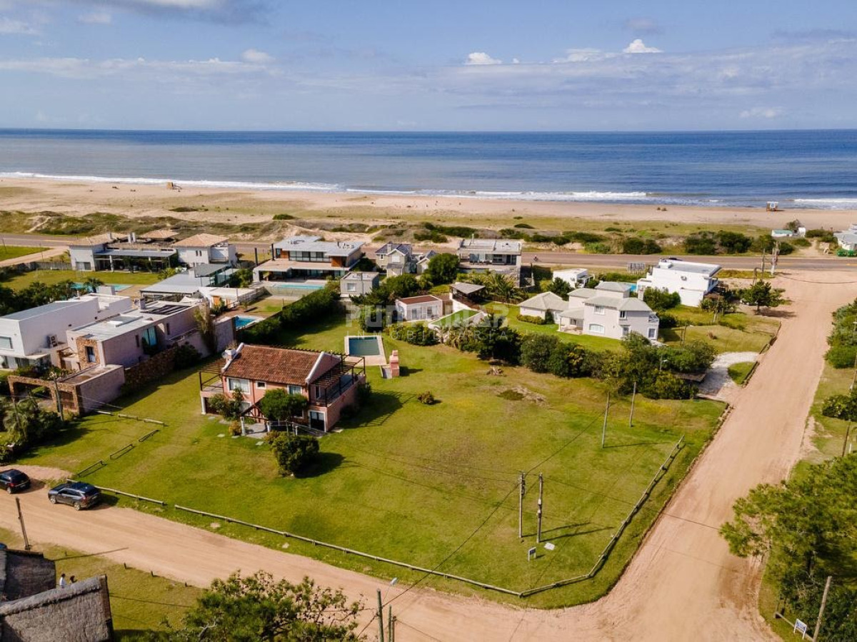 Terreno ID.213176 - VENTA HERMOSO TERRENO ESQUINERO A UNA CUADRA DE PLAYA MONTOYA