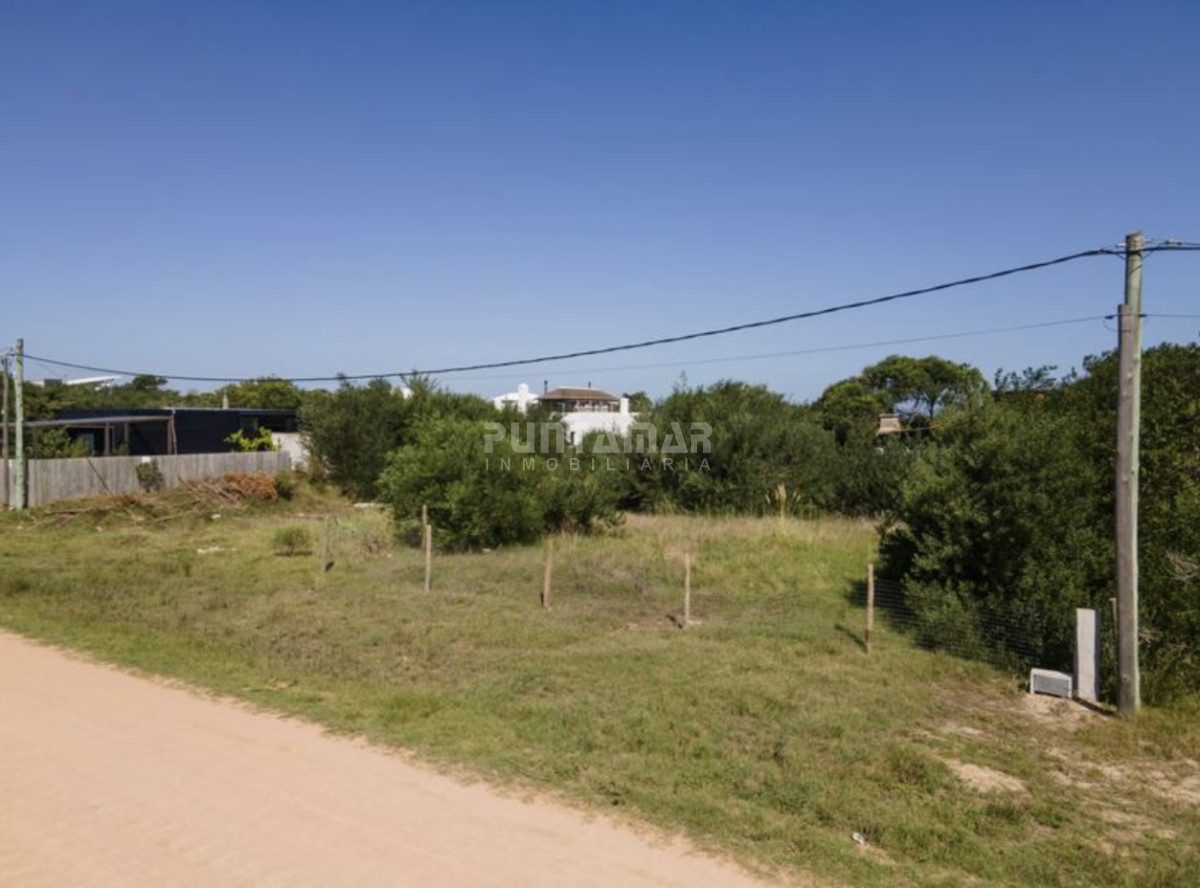 Terreno ID.213689 - HERMOSO TERRENO DE CASI 500 METROS A MINUTOS DE JOSE IGNACIO 