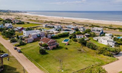 VENTA HERMOSO TERRENO ESQUINERO A UNA CUADRA DE PLAYA MONTOYA