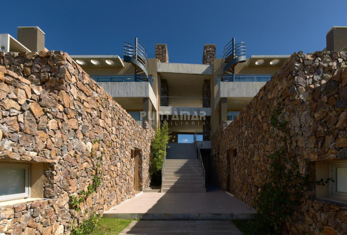 Apartamento ID.213462 - VACACIONA EN EDIFICIO Q - PUNTA BALLENA 
