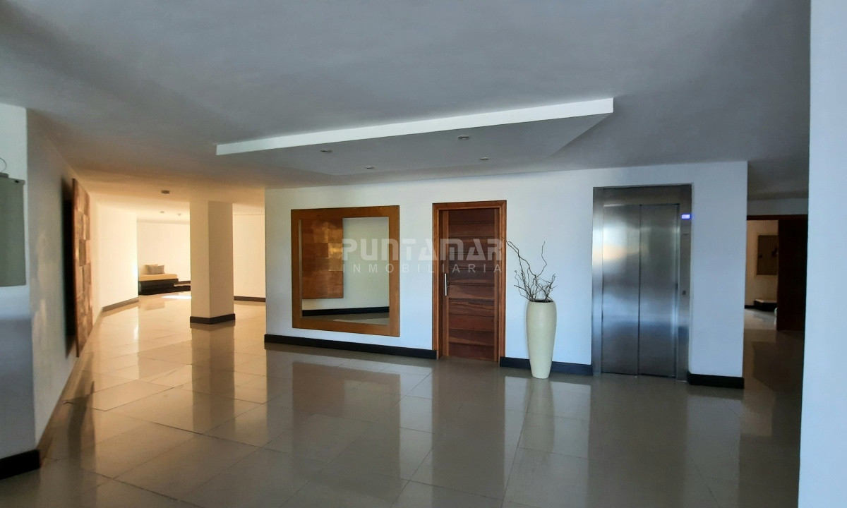 Apartamento ID.212985 - DEPARTAMENTO DE 3 DORMITORIOS CON VISTA AL MAR 