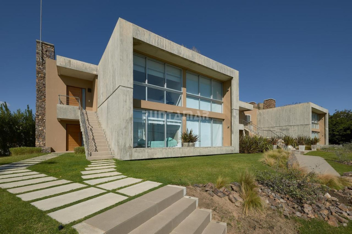 Apartamento ID.213460 - VACACIONA EN EDIFICIO Q PUNTA BALLENA 