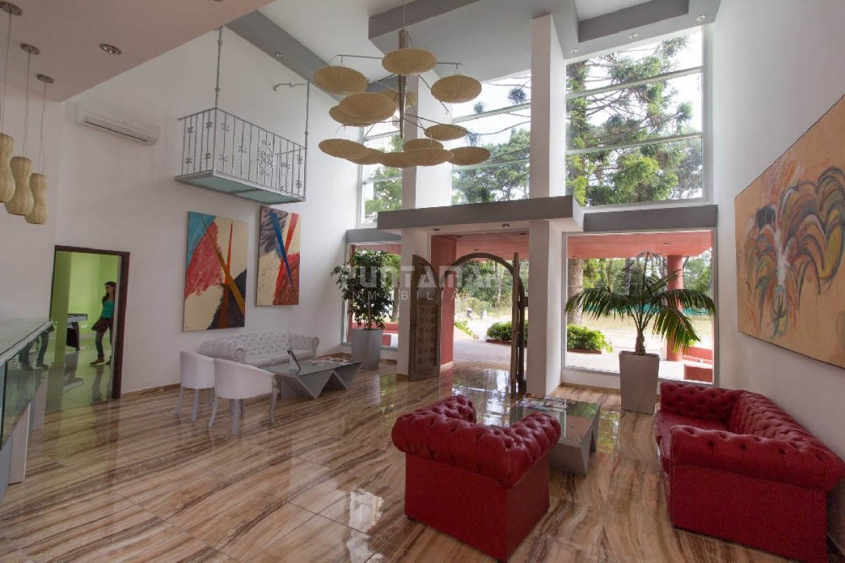 Apartamento ID.210183 - DIVINO APARTAMENTO A ESTRENAR, DOS DORMITORIOS, DOS BAÑOS, COCINA MUY BIEN EQUIPADA Y TERRAZA CON VISTA AL BOSQUE Y PARRILLERO 