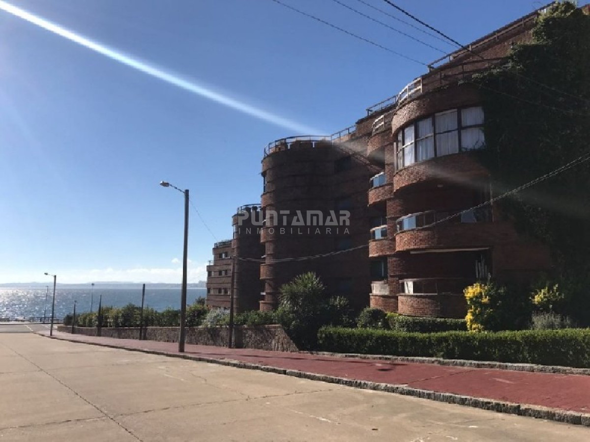 Apartamento ID.1049 - Alquiler de Apartamento en Peninsula, 1 dormitorios 