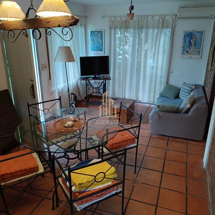 Casa ID.6 - Casa en venta 2 dormitorios barrio Country 