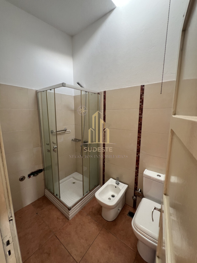 Apartamento ID.139 - Venta de Casa y 2 apartamentos en el centro de Piriápolis 