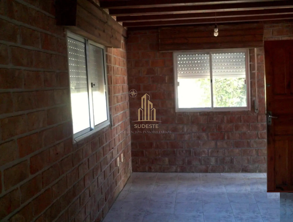 Casa ID.89 - 5 Casas en 1400m2 con rentas a 5 minutos del centro de Piriápolis 