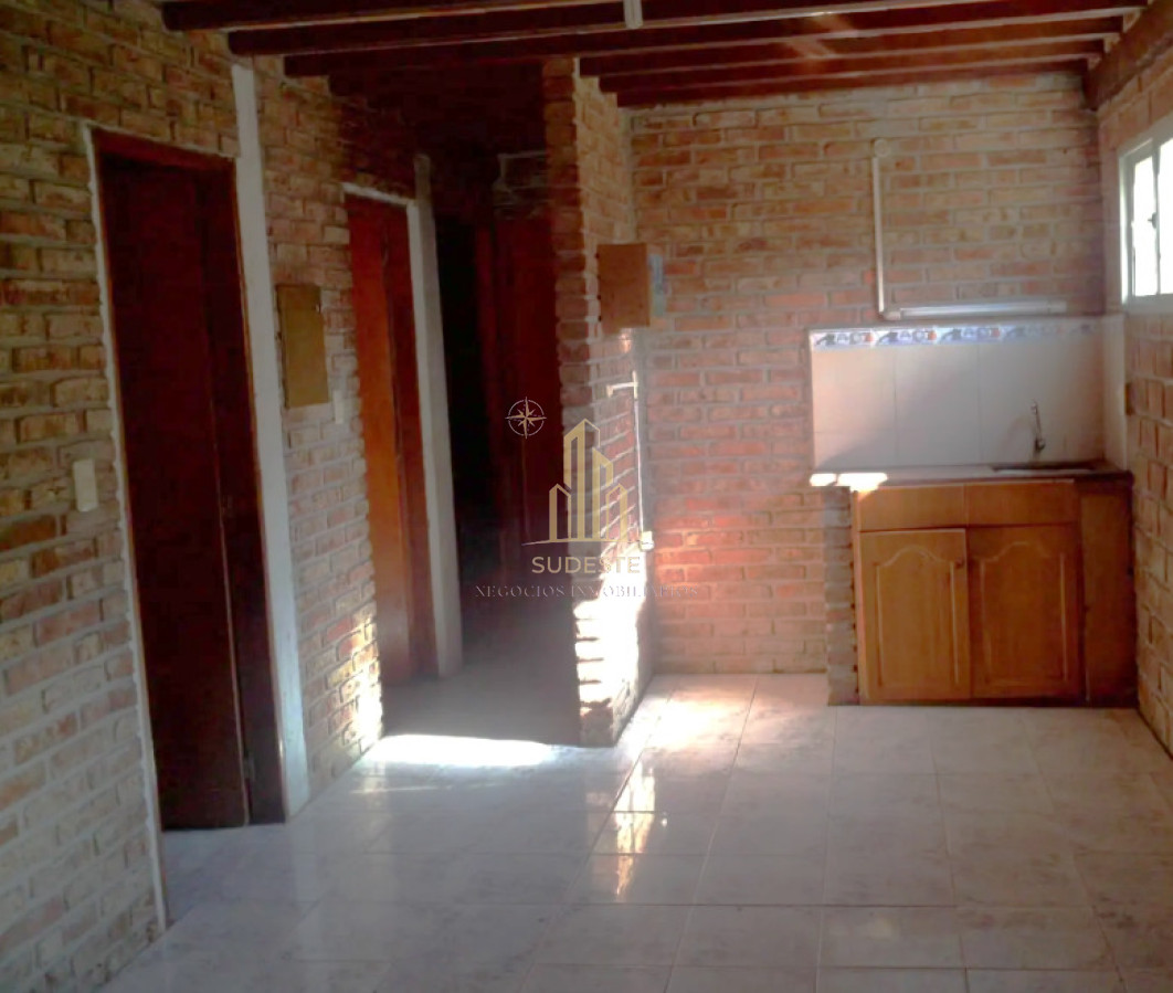 Casa ID.89 - 5 Casas en 1400m2 con rentas a 5 minutos del centro de Piriápolis 