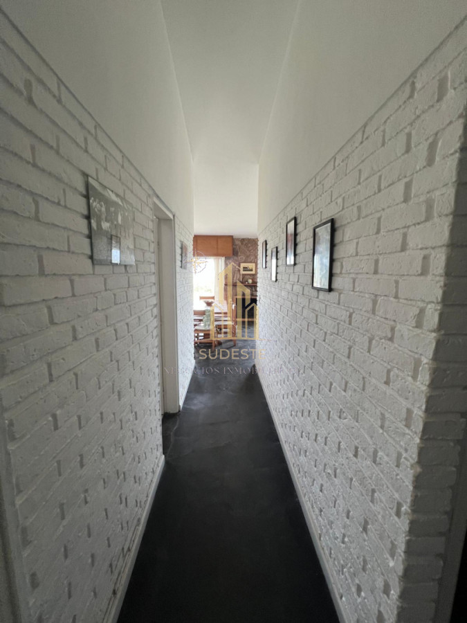 Casa ID.136 - Venta de espectacular oportunidad frente al mar 