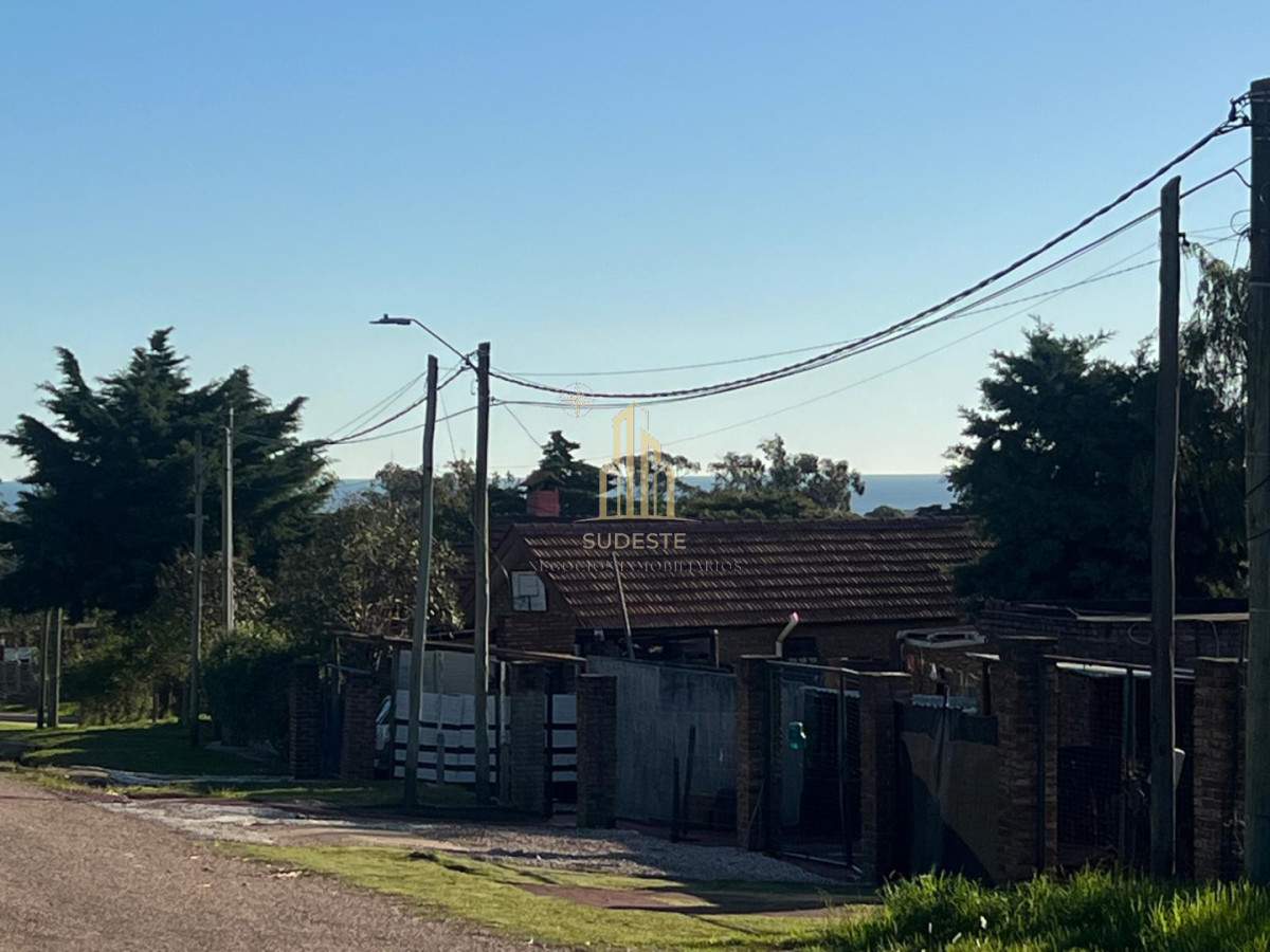 Casa ID.89 - 5 Casas en 1400m2 con rentas a 5 minutos del centro de Piriápolis 