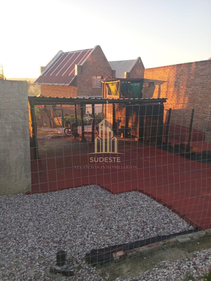 Casa ID.89 - 5 Casas en 1400m2 con rentas a 5 minutos del centro de Piriápolis 