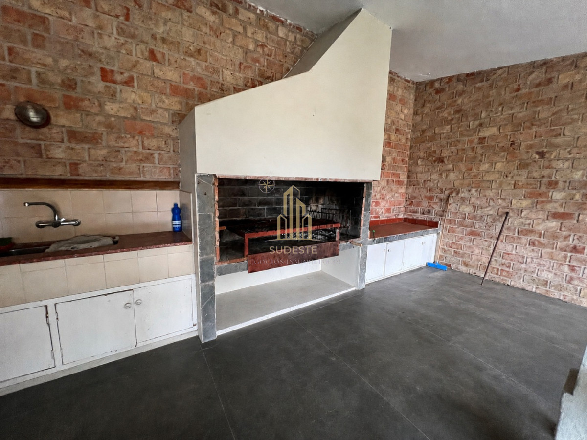 Casa ID.136 - Venta de espectacular oportunidad frente al mar 