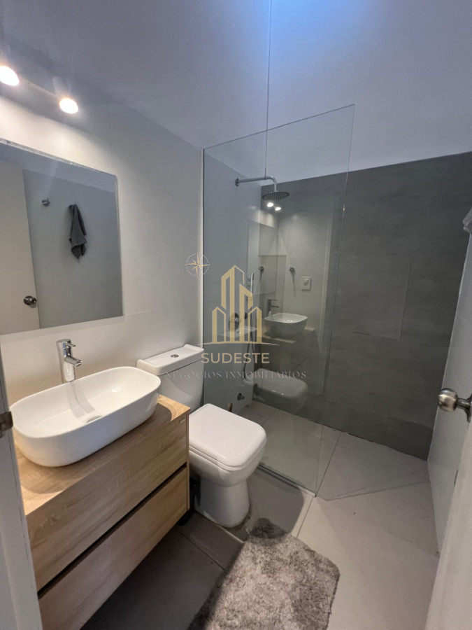 Casa ID.136 - Venta de espectacular oportunidad frente al mar 