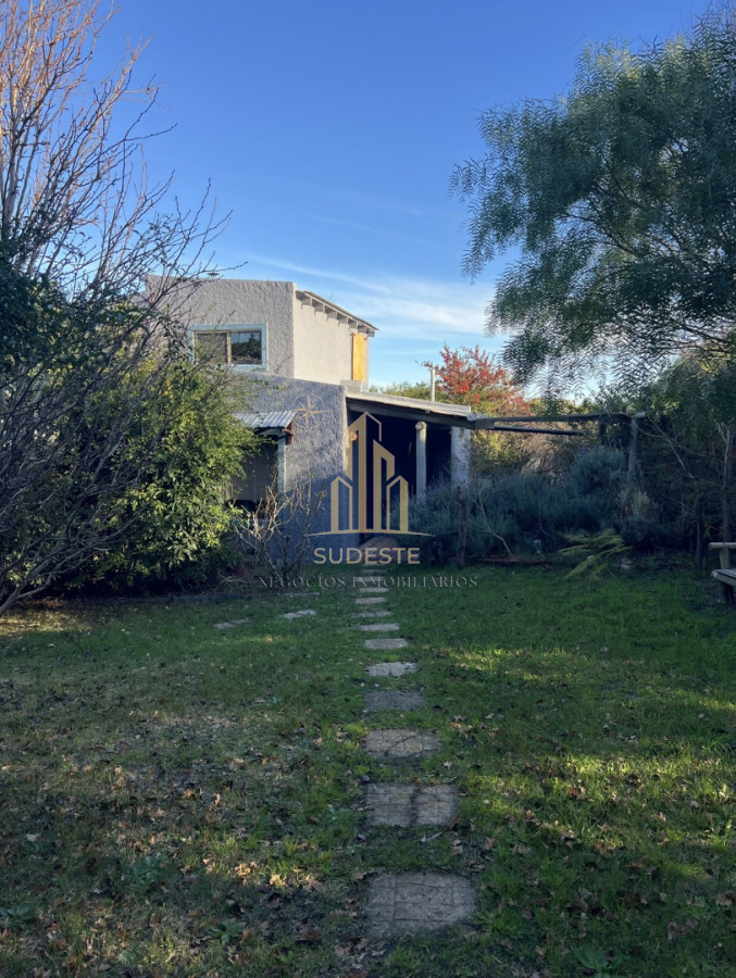 Casa ID.104 - Venta de 2 casas en un padrón esquinero rodeadas de naturaleza. Ideal rentas
