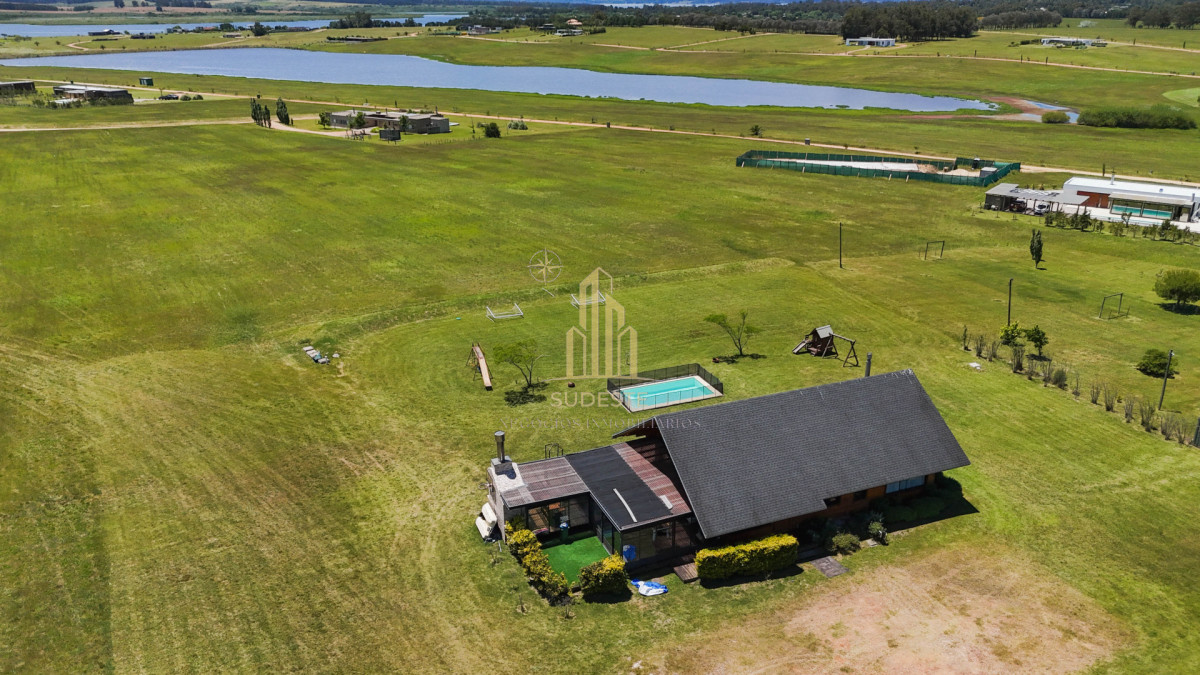 Casa ID.24 - Venta Casa 2 dormitorios Laguna de los Cisnes, Punta Ballena