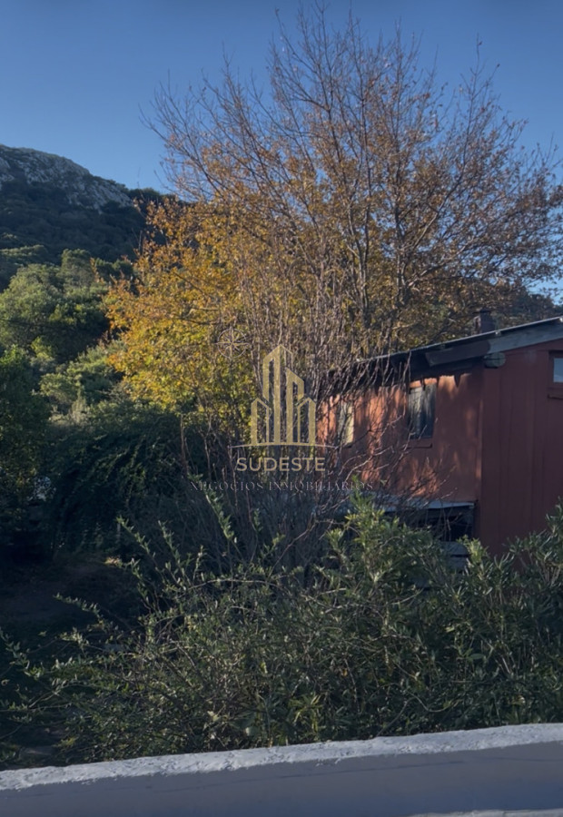 Casa ID.104 - Venta de 2 casas en un padrón esquinero rodeadas de naturaleza. Ideal rentas