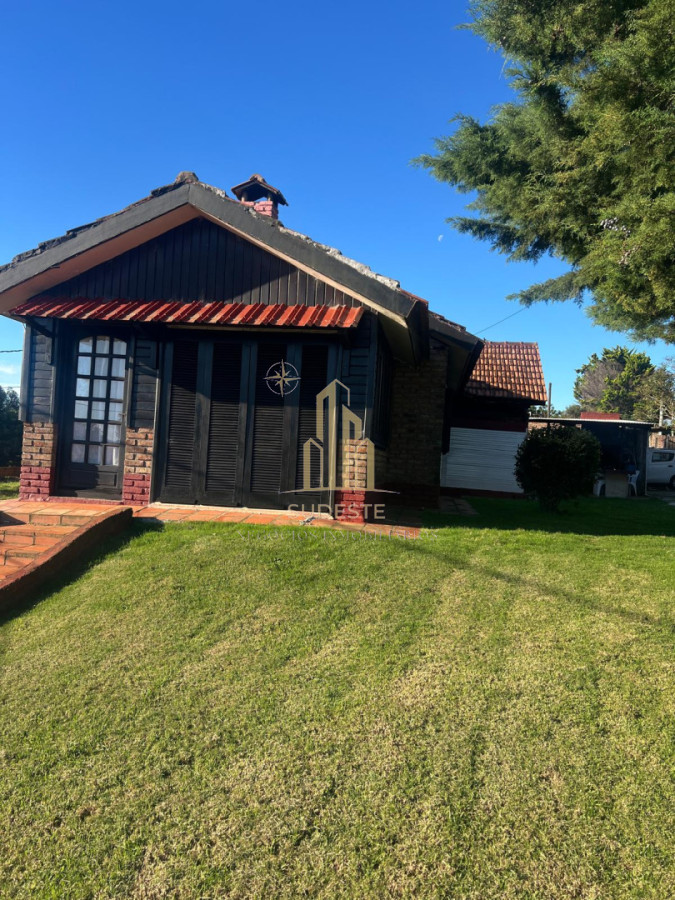 Casa ID.89 - 5 Casas en 1400m2 con rentas a 5 minutos del centro de Piriápolis 