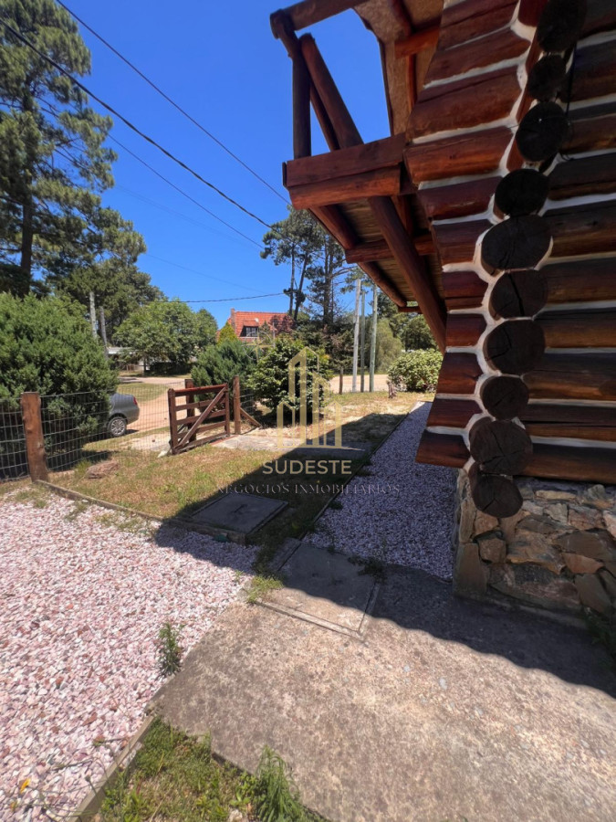 Casa ID.15 - Hermosa Cabaña a la Venta en Piriápolis