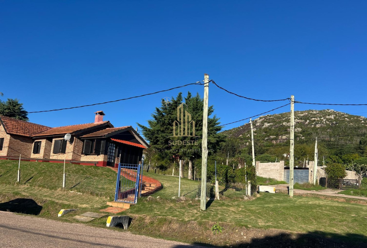 Casa ID.89 - 5 Casas en 1400m2 con rentas a 5 minutos del centro de Piriápolis 