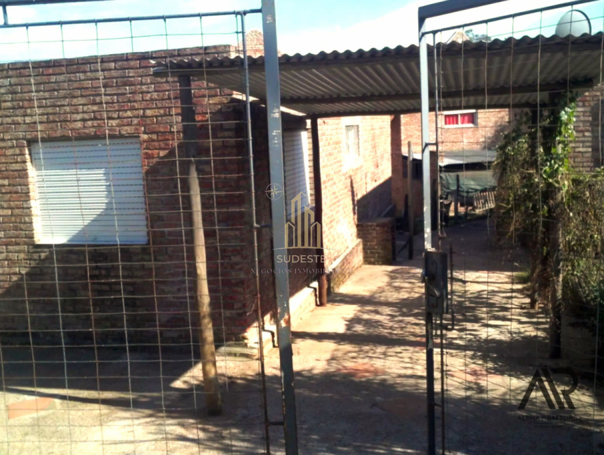 Casa ID.89 - 5 Casas en 1400m2 con rentas a 5 minutos del centro de Piriápolis 