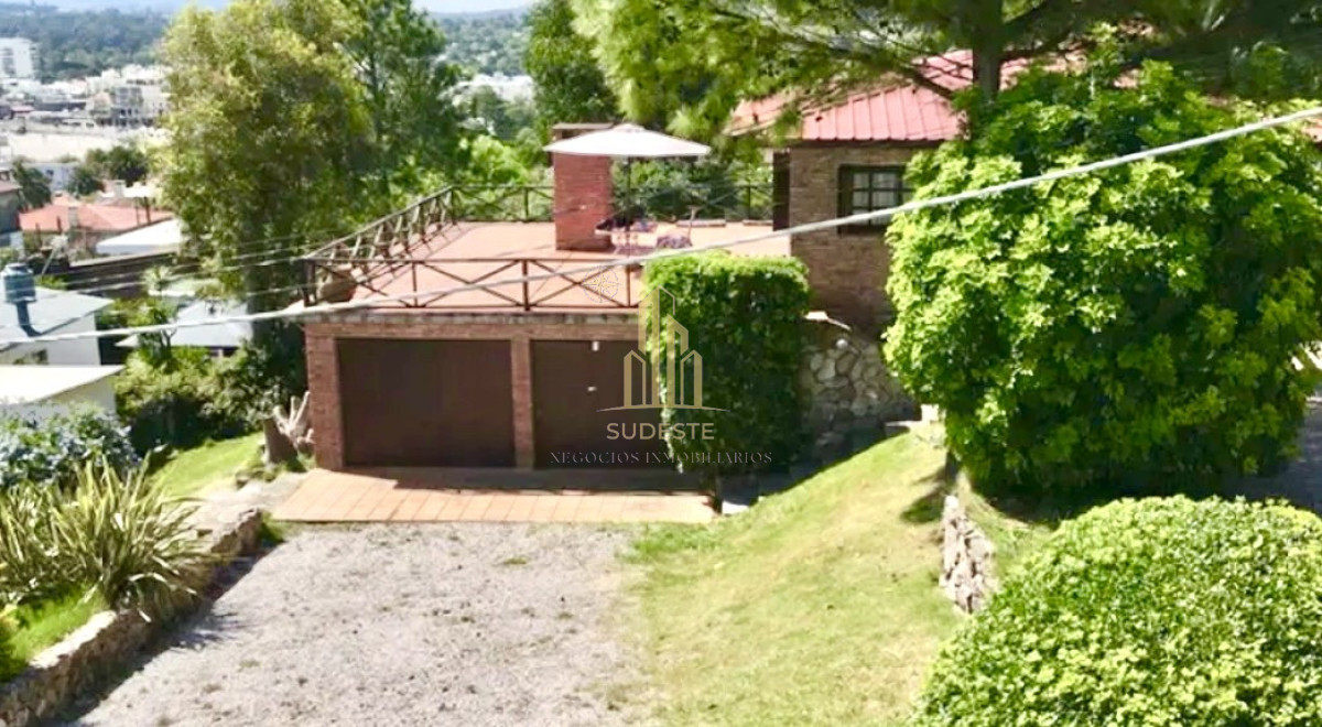Casa ID.117 - Exclusiva casa con vistas panorámicas en Cerro San Antonio, Piriápolis. 