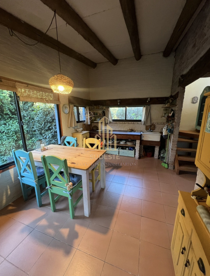 Casa ID.104 - Venta de 2 casas en un padrón esquinero rodeadas de naturaleza. Ideal rentas