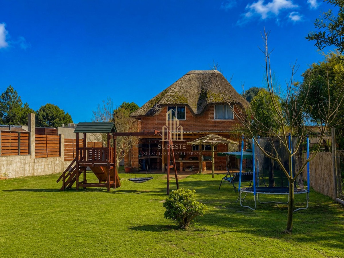 Apartamento ID.99 - Hermosa Casa en venta financiada con entrega inicial en Piriápolis.  
