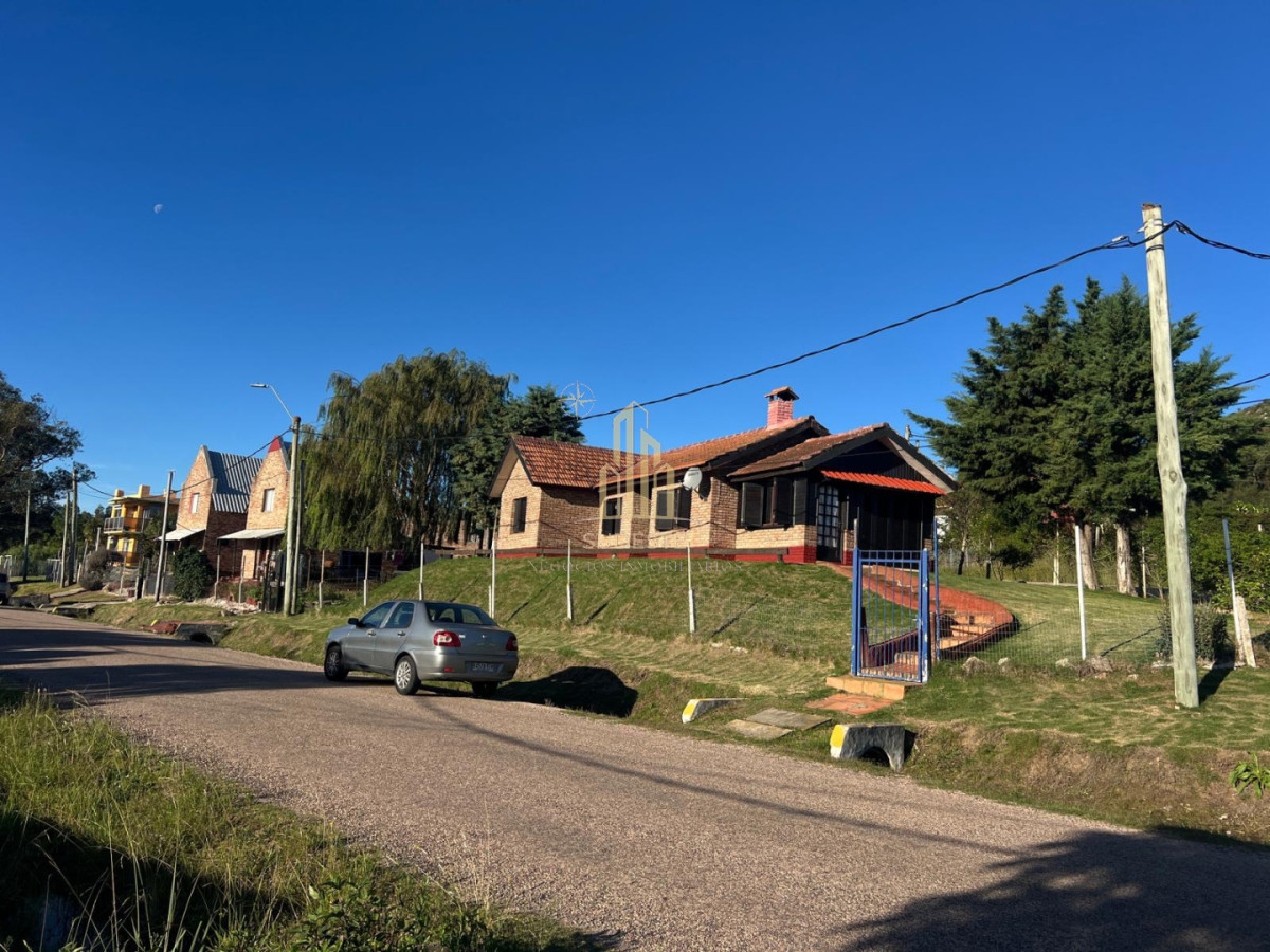 Casa ID.89 - 5 Casas en 1400m2 con rentas a 5 minutos del centro de Piriápolis 