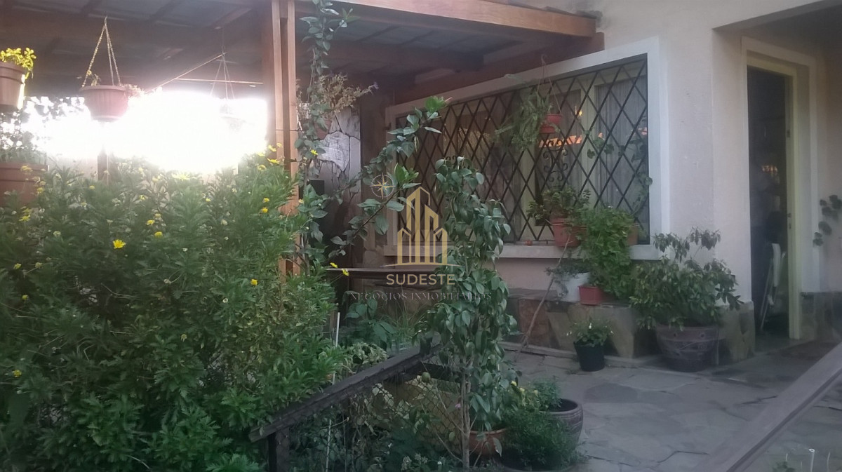 Apartamento ID.139 - Venta de Casa y 2 apartamentos en el centro de Piriápolis 
